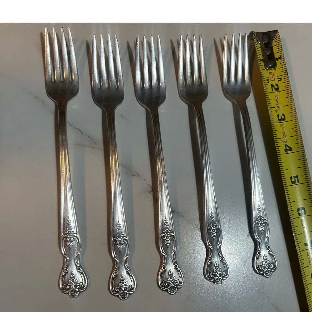 Wm Rogers Mfg Co April Pattern Silverplate Salad Forks Set of 5 Vintage 1950